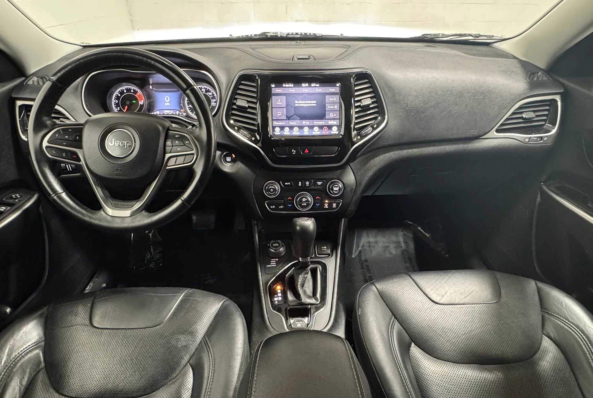 Used 2019 Jeep Cherokee Limited image 16