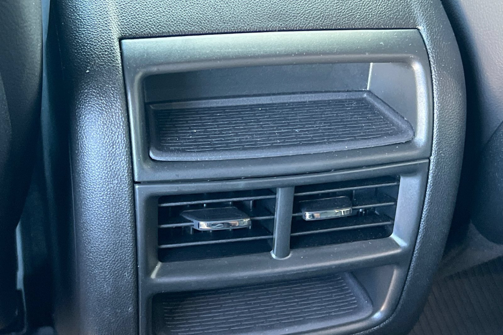 Used 2025 Cadillac XT5 Luxury w/ LPO, Floor Liner Package FWD image 40