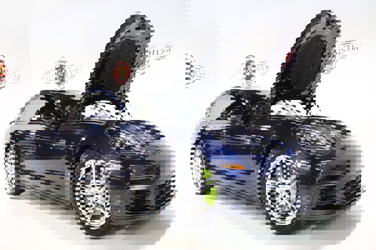 Used 2018 Porsche Panamera 4 image 41