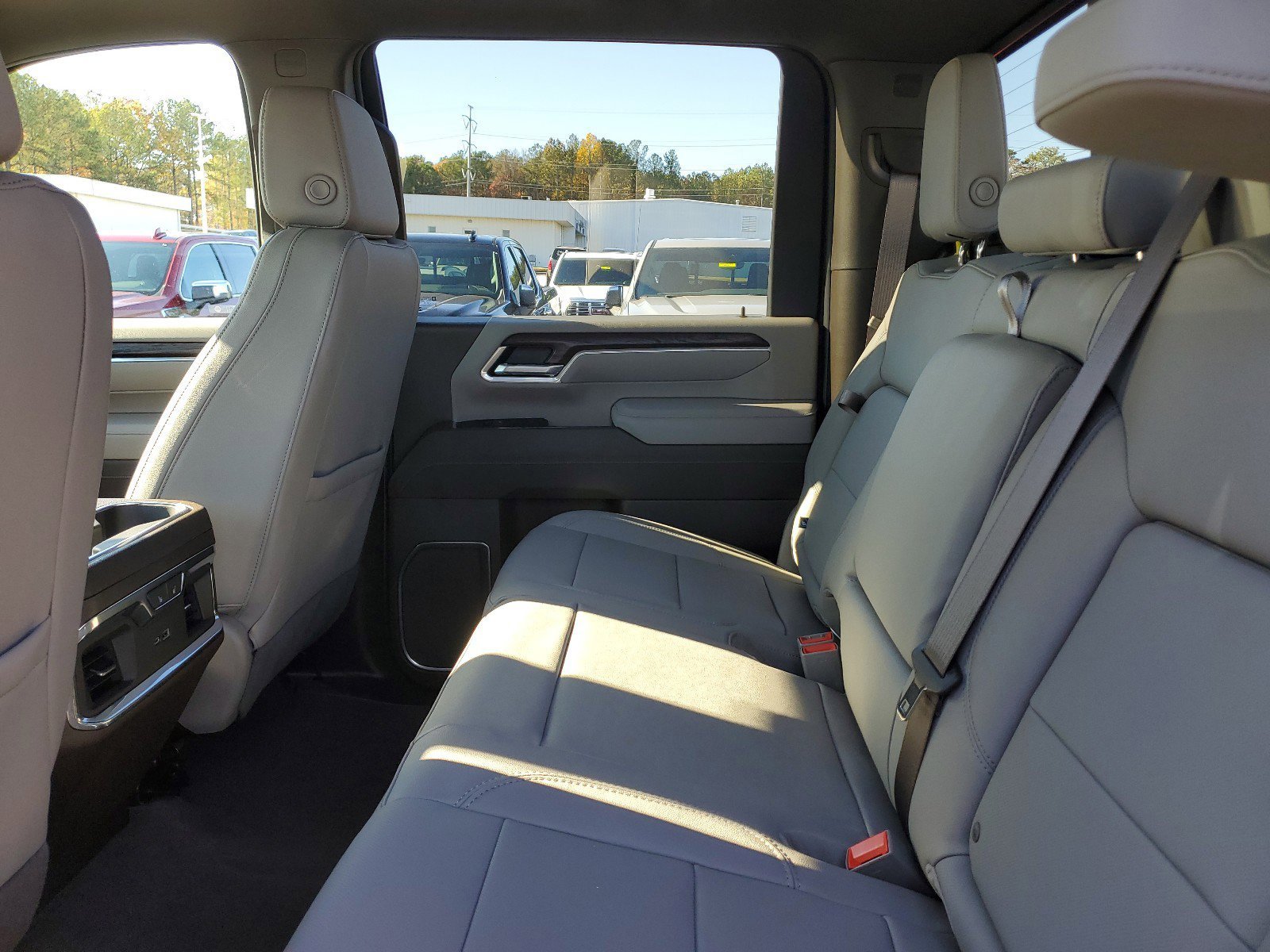 New 2025 GMC Sierra 2500 SLT w/ SLT Convenience Package image 14