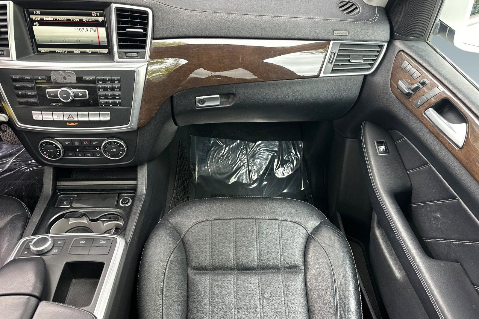 Used 2015 Mercedes-Benz GL 450 4MATIC image 32