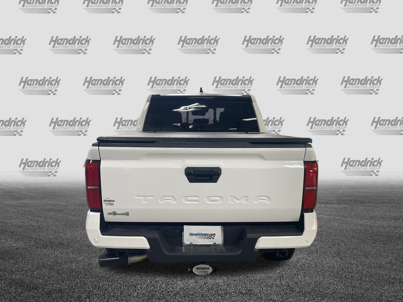 Certified 2024 Toyota Tacoma SR5 AWD/4WD image 9