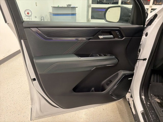 Used 2024 GMC Acadia AT4 image 46