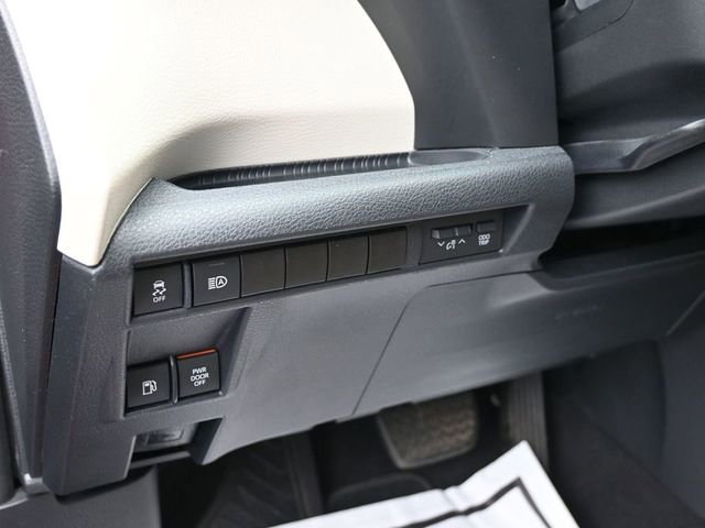 Used 2021 Toyota Sienna XLE image 36