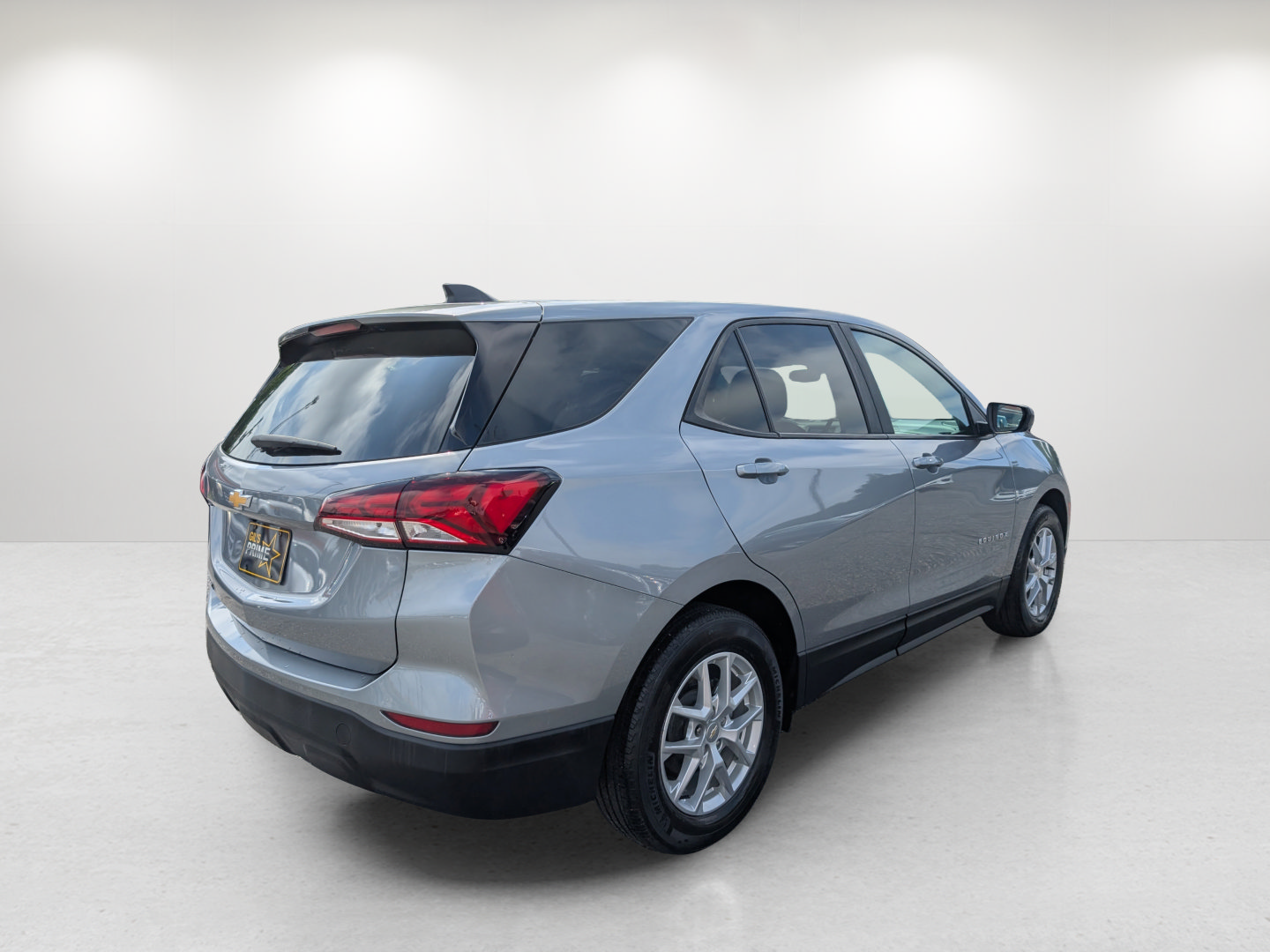 Used 2023 Chevrolet Equinox LS w/ LPO, Cargo Package FWD image 5