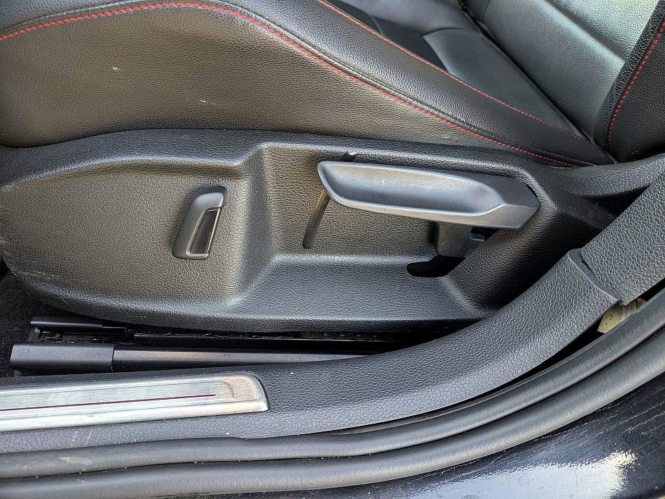 Used 2020 Volkswagen GTI SE image 13