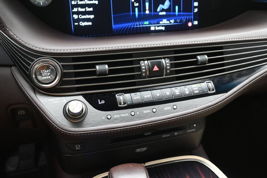 Used 2019 Lexus LS 500 AWD w/ Interior Upgrade Package image 17
