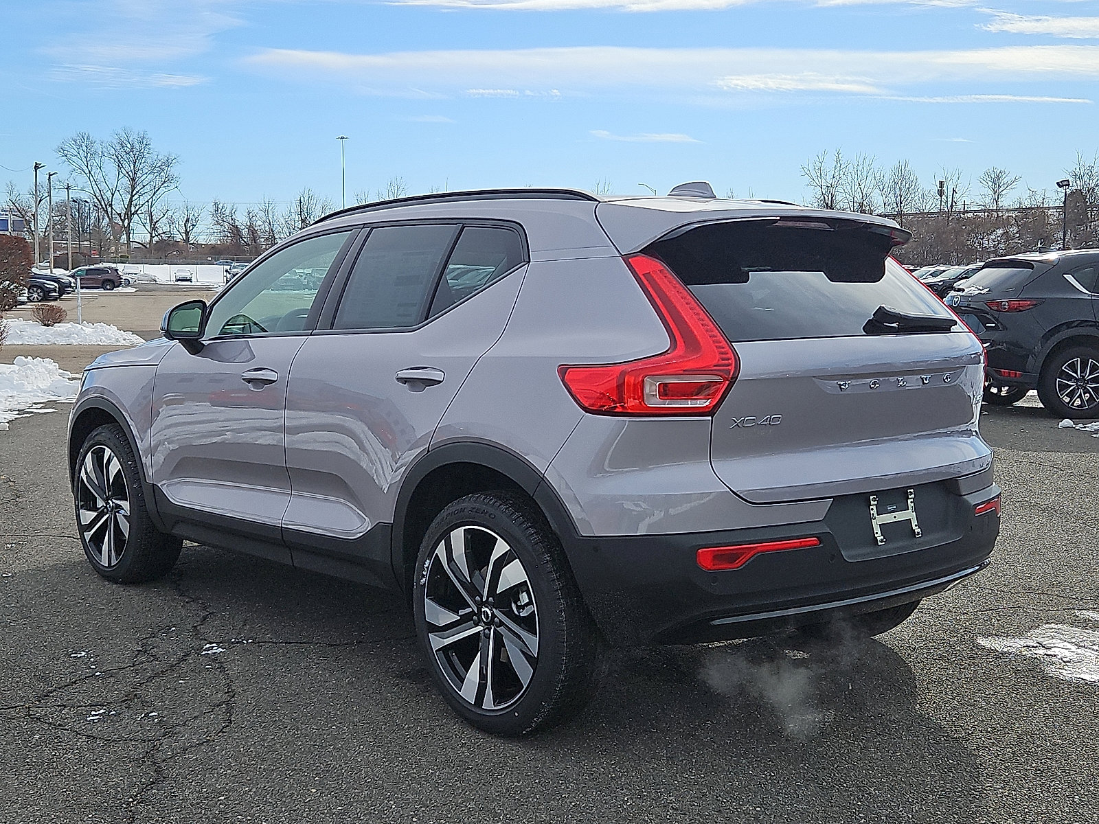 New 2026 Volvo XC40 B5 Ultra w/ Protection Package Premier AWD/4WD image 4