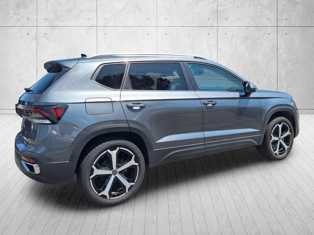 Used 2025 Volkswagen Taos SEL AWD/4WD image 5