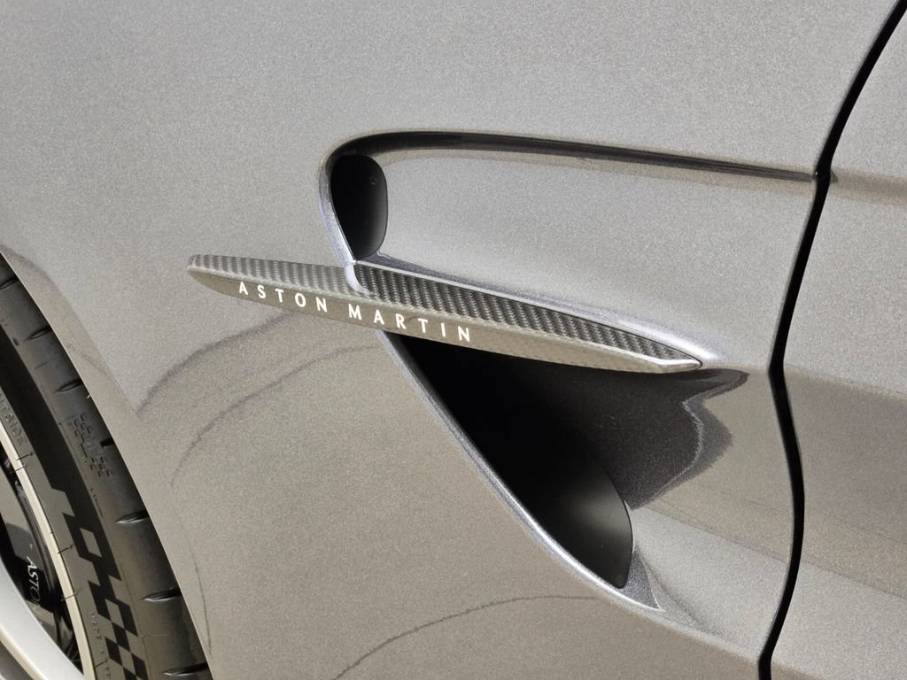 New 2025 Aston Martin V8 Vantage Coupe RWD image 16