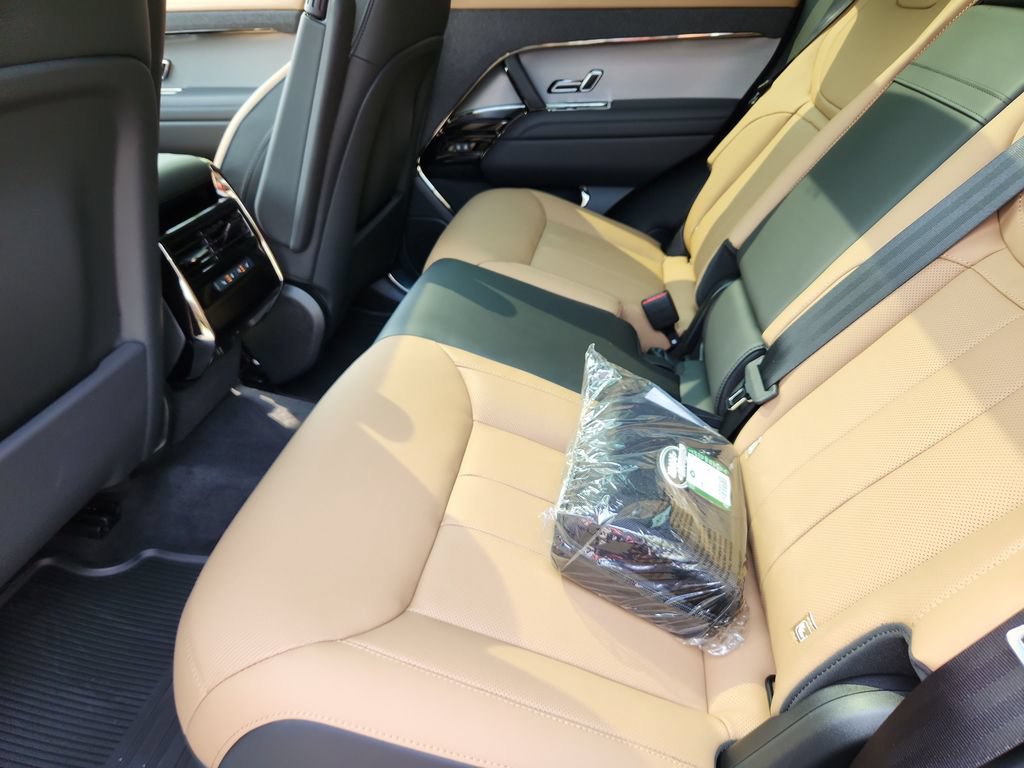 New 2026 Land Rover Range Rover Sport Dynamic SE AWD/4WD image 5