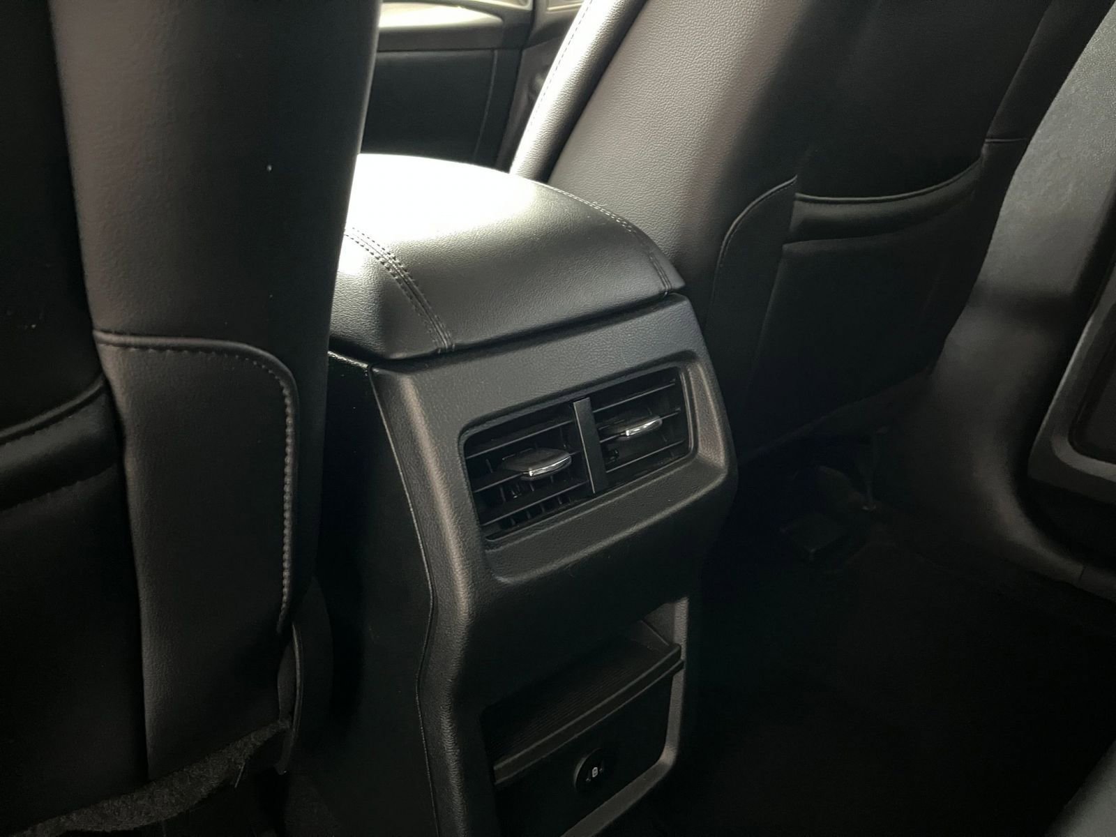 Used 2024 Ford Edge SEL image 24