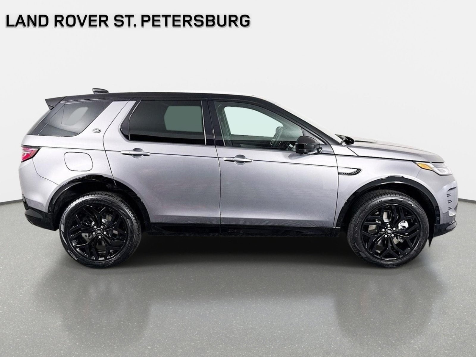 Used 2026 Land Rover Discovery Sport Landmark AWD/4WD image 4