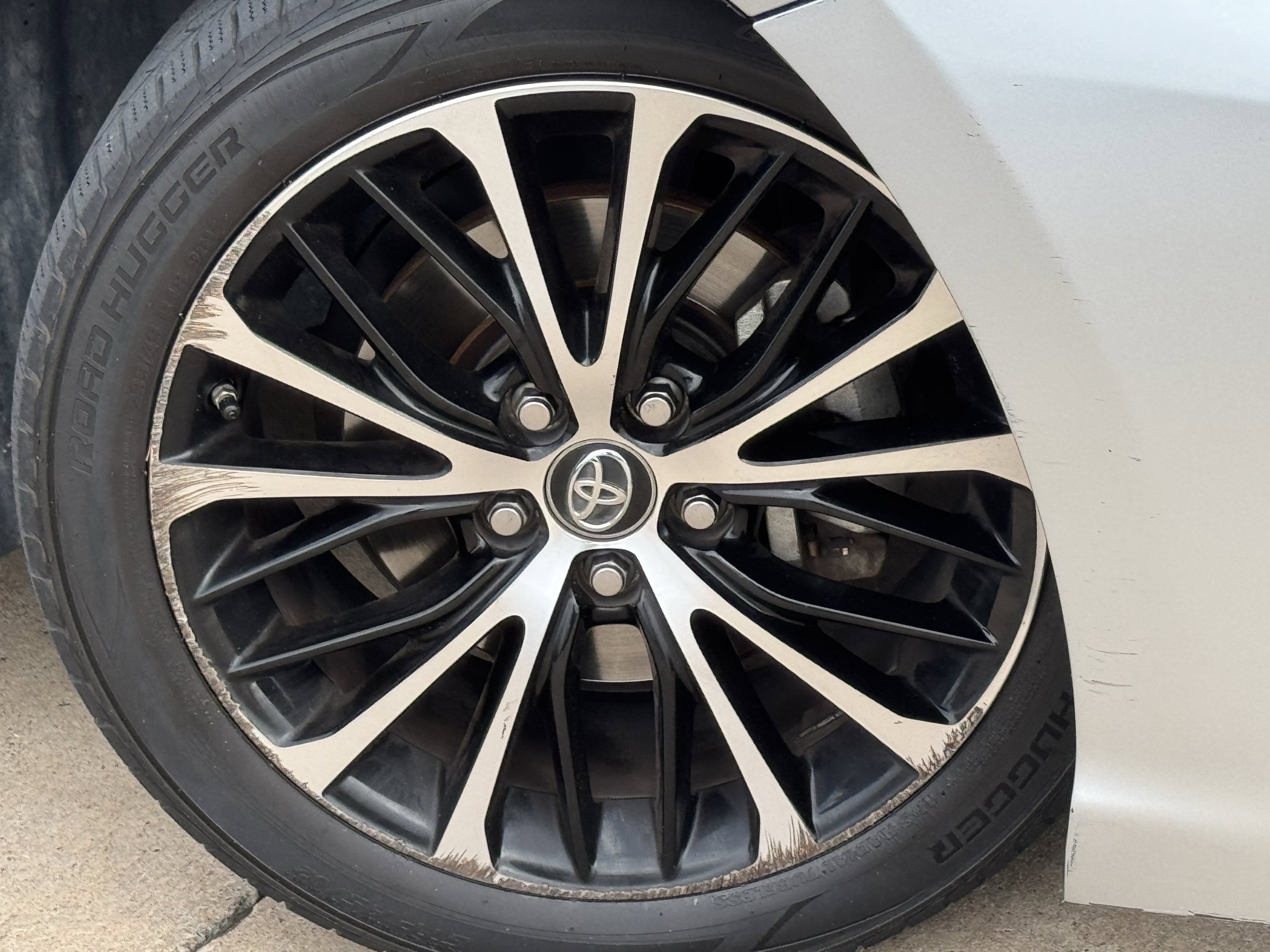 Used 2018 Toyota Camry SE FWD image 13