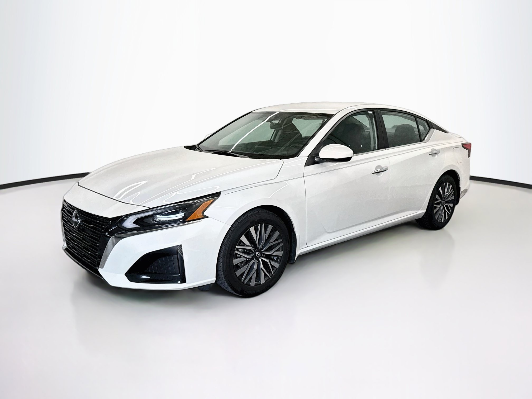 Used 2023 Nissan Altima 2.5 SV FWD image 3