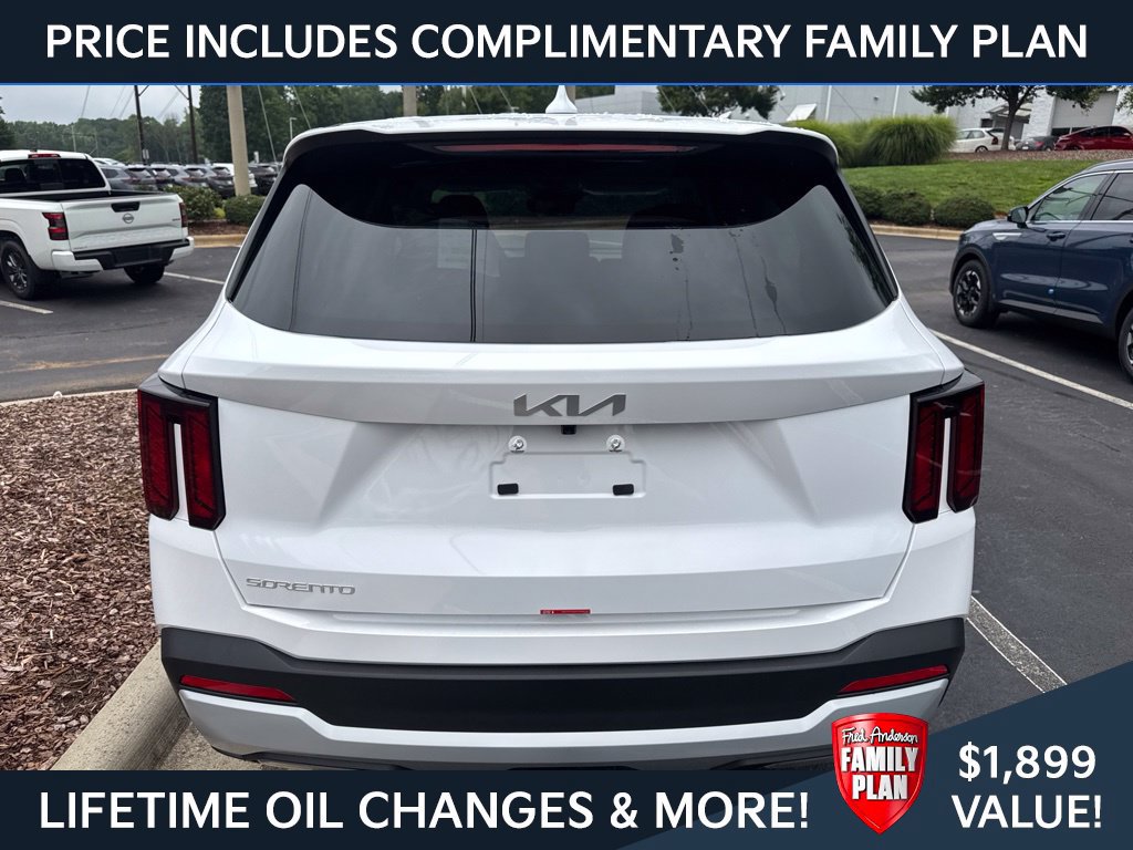 New 2026 Kia Sorento LX FWD image 16