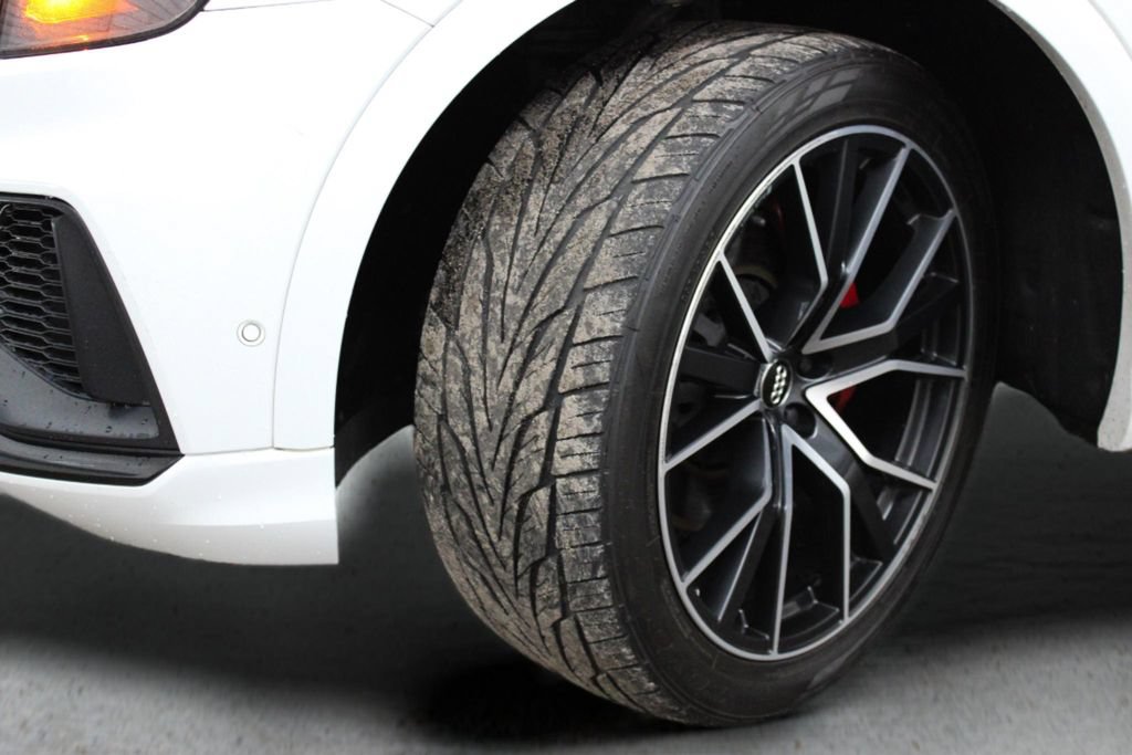 Used 2019 Audi Q8 Premium Plus w/ Premium Plus AWD/4WD image 48