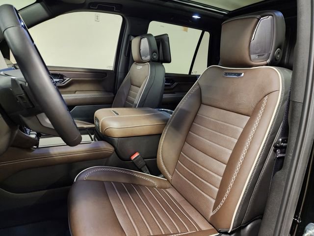 Certified 2025 GMC Yukon Denali Ultimate AWD/4WD image 12
