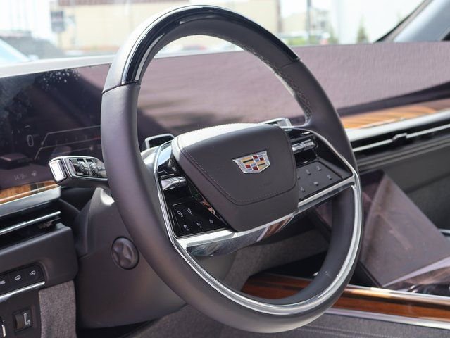 Certified 2025 Cadillac Escalade Premium Luxury Platinum image 28