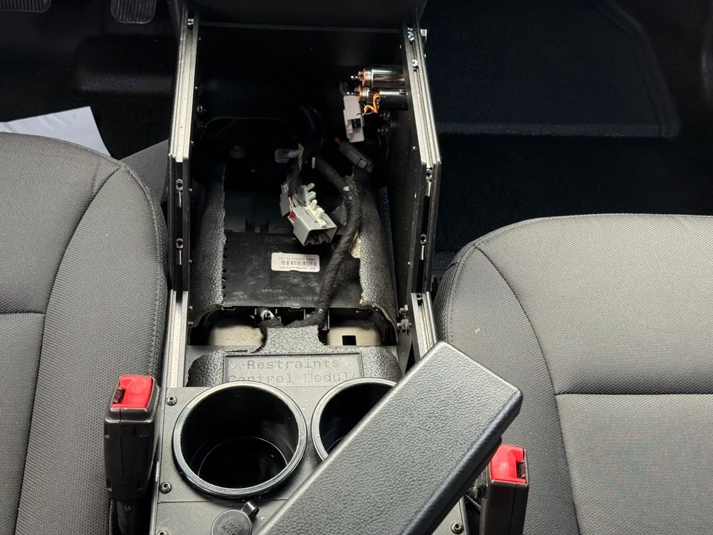 Used 2017 Ford Taurus Base image 16