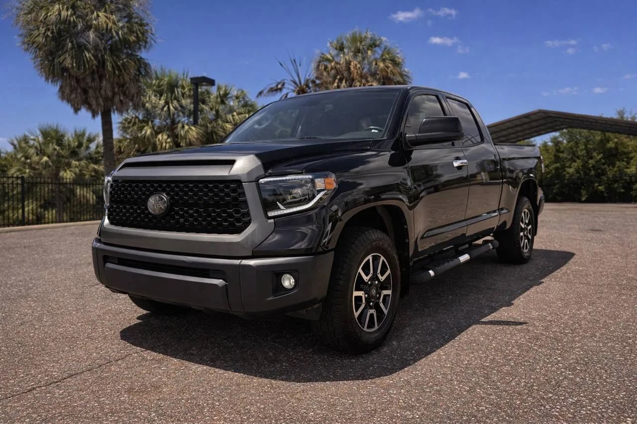 Used 2018 Toyota Tundra SR RWD image 1
