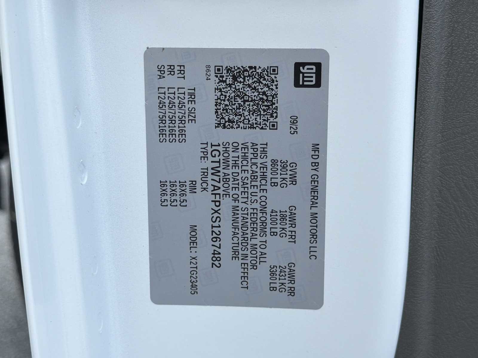 New 2025 GMC Savana 2500 w/ Driver Convenience Package image 34