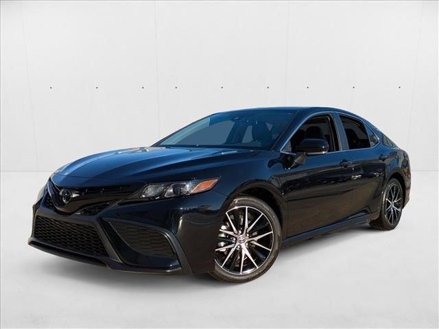 Certified 2024 Toyota Camry SE image 1