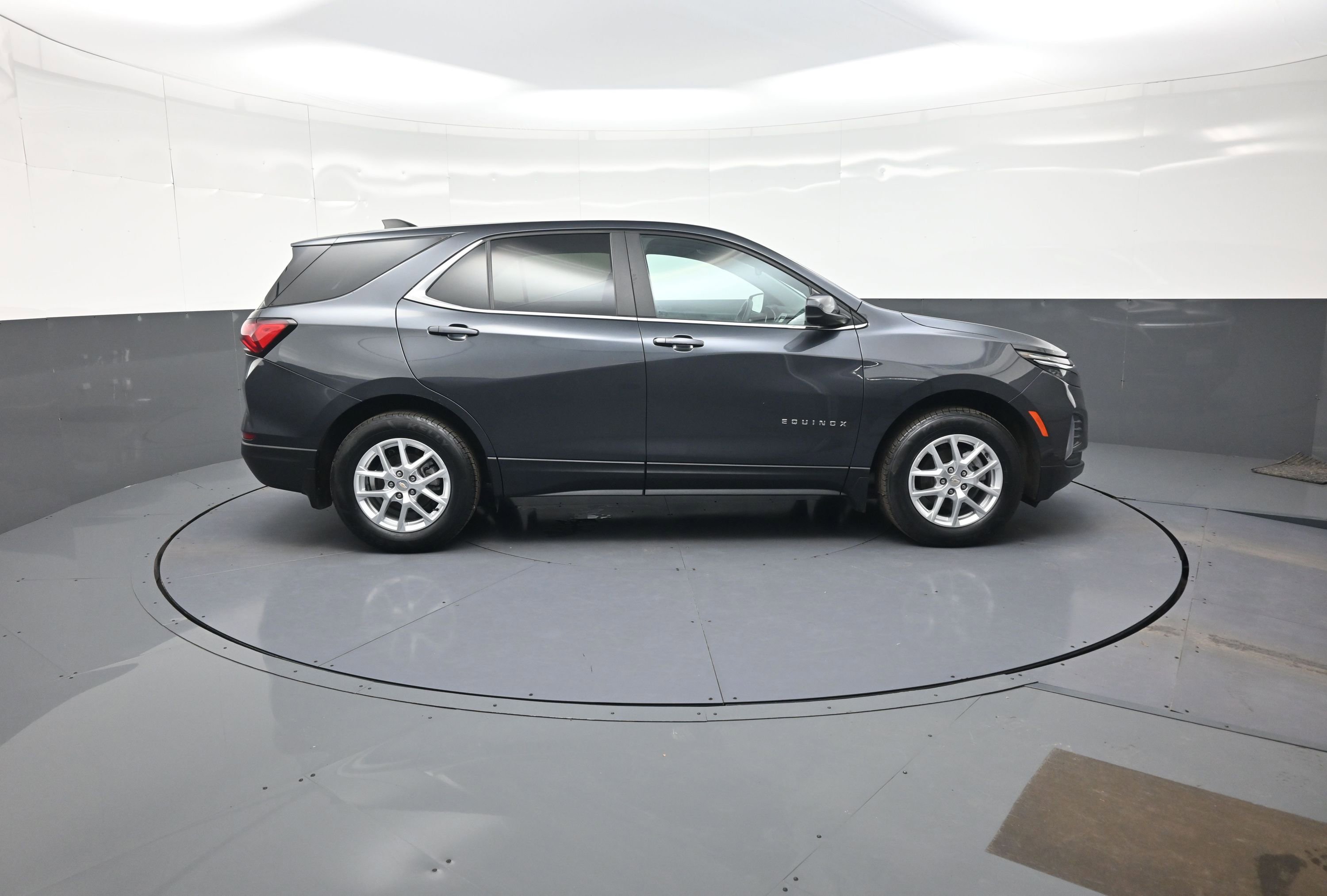 Used 2023 Chevrolet Equinox LT AWD/4WD image 6