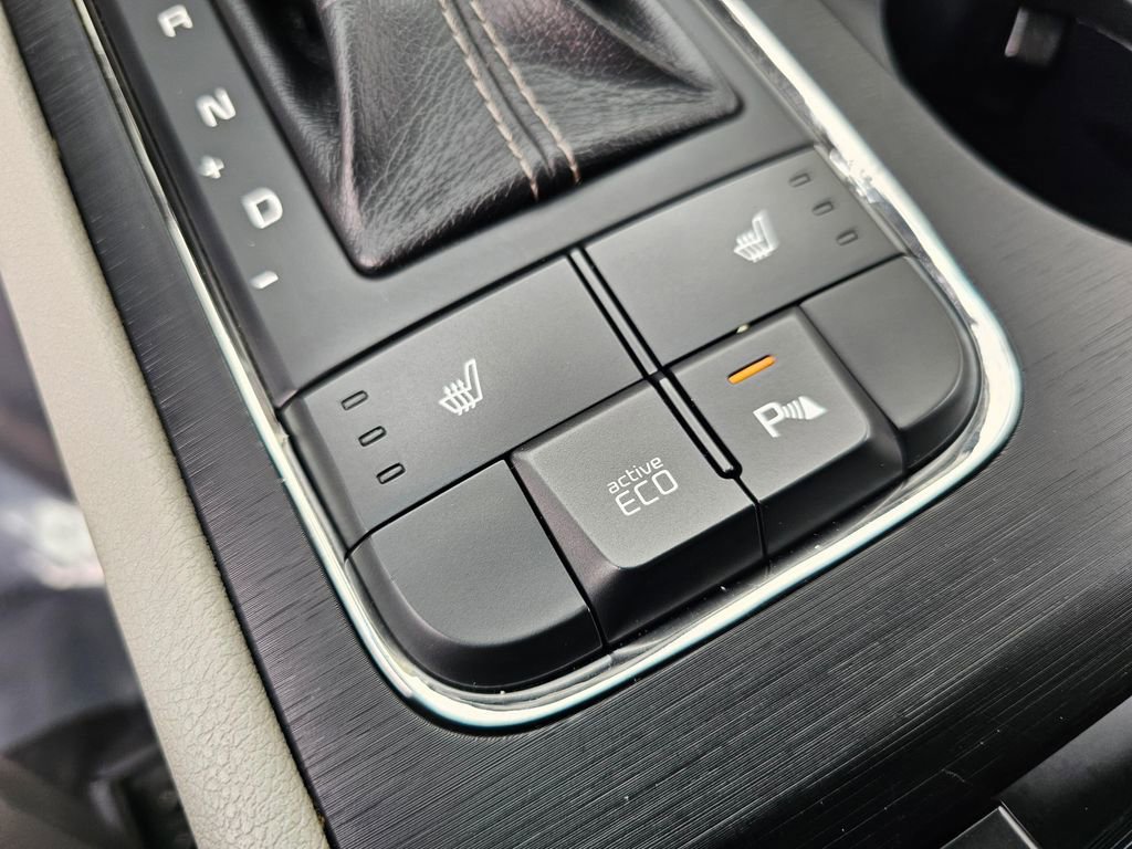 Used 2017 Kia Sedona LX w/ LX Essentials Premium Package FWD image 35
