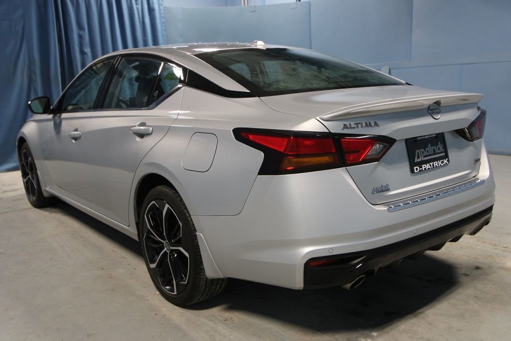 Used 2023 Nissan Altima 2.5 SR w/ SR Premium Package image 28