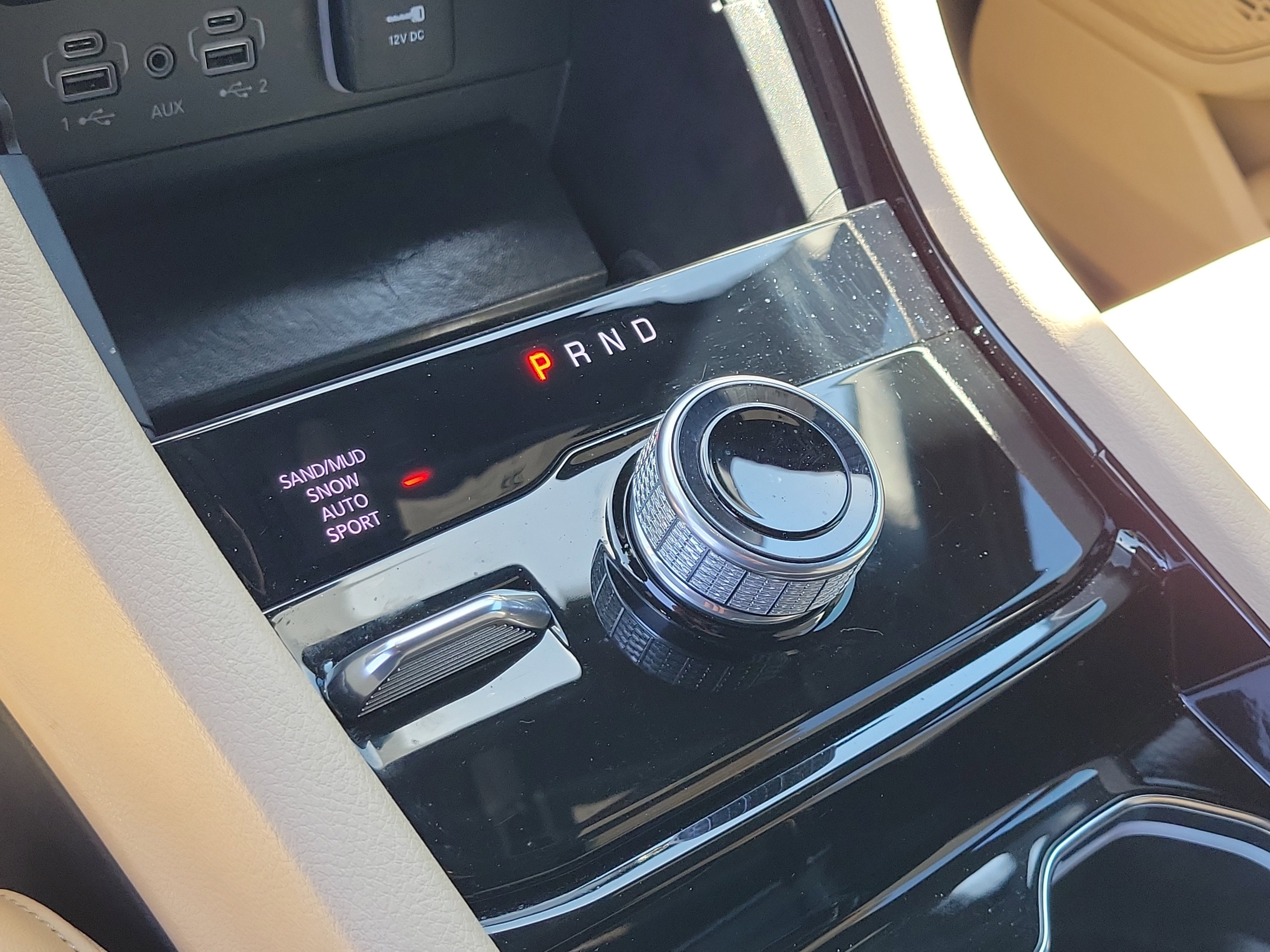 Used 2023 Jeep Grand Cherokee Limited w/ Black Appearance Package AWD/4WD image 28