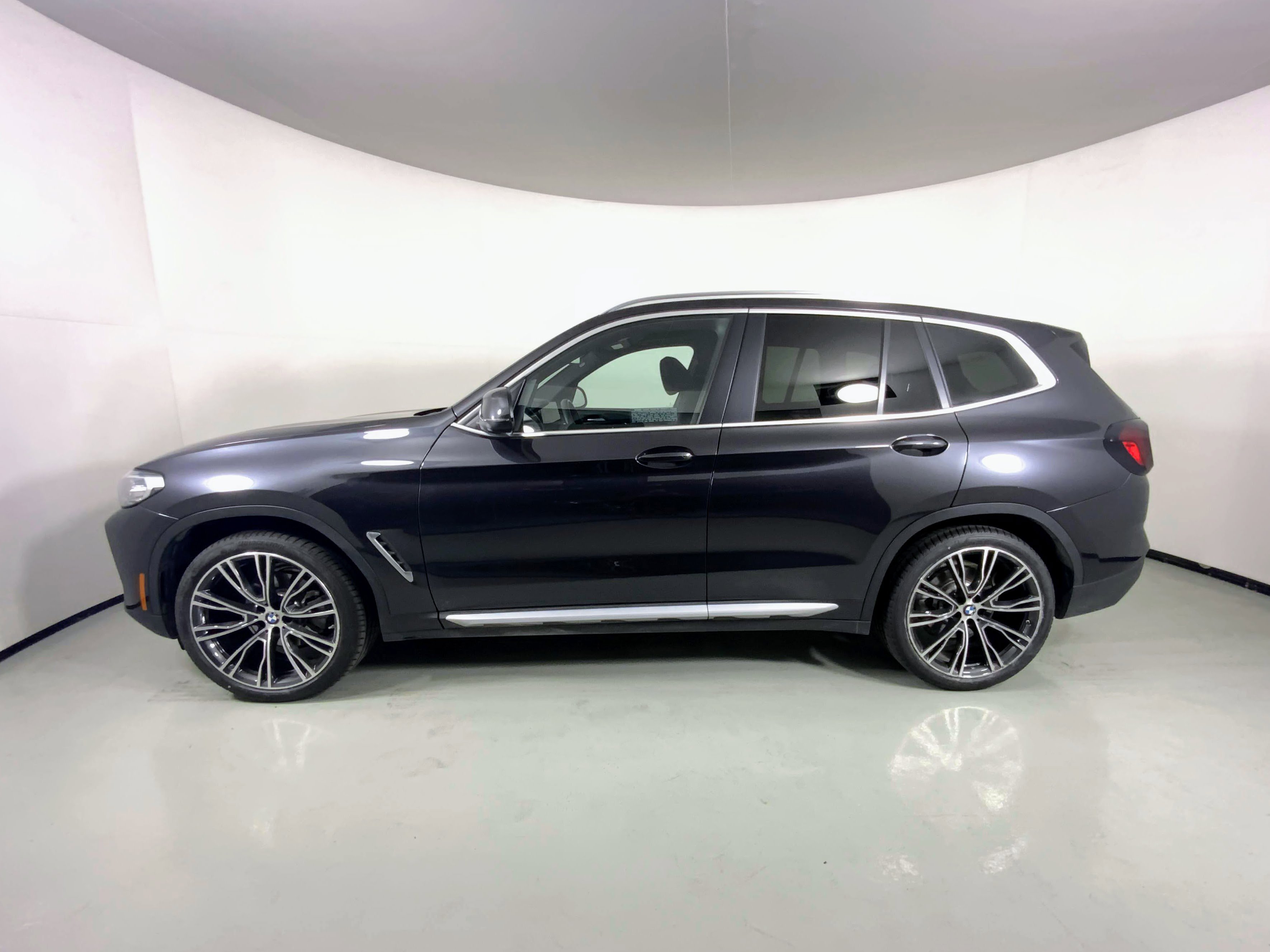 Used 2024 BMW X3 xDrive30i w/ Convenience Package w/ZPA image 6