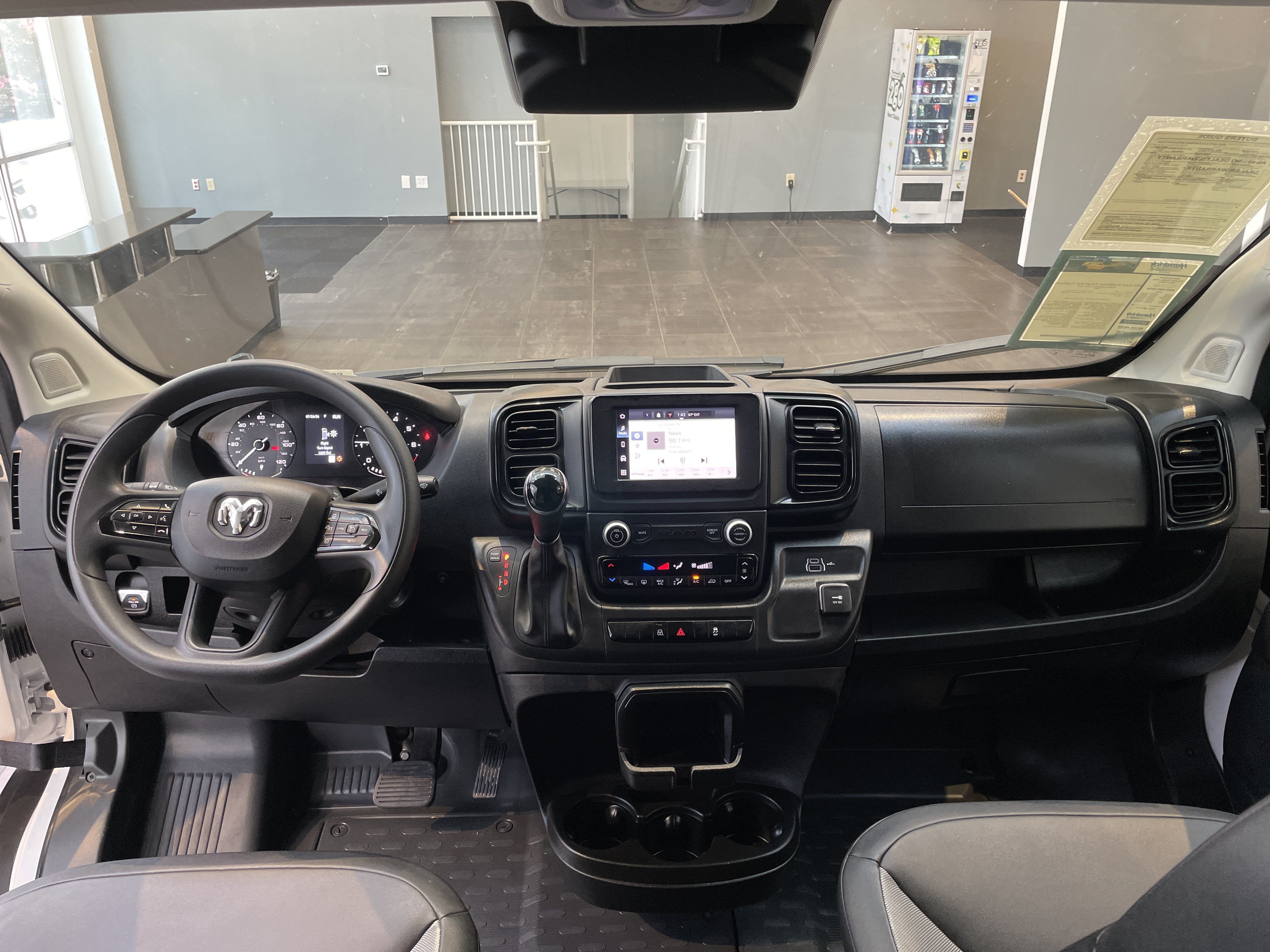 Used 2026 RAM ProMaster 2500 w/ Convenience Group FWD image 33