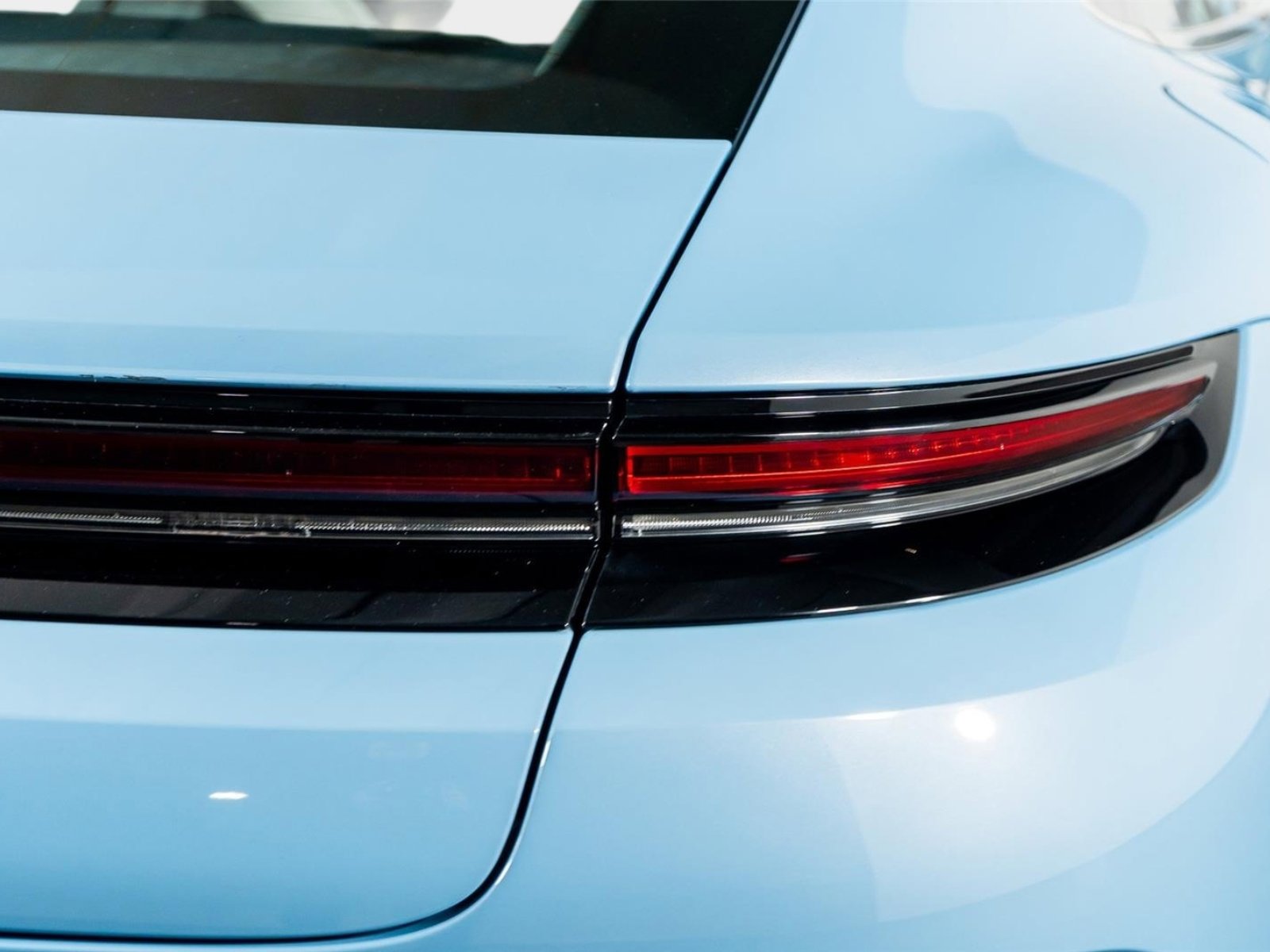 Used 2025 Porsche Panamera 4 w/ Premium Package image 13