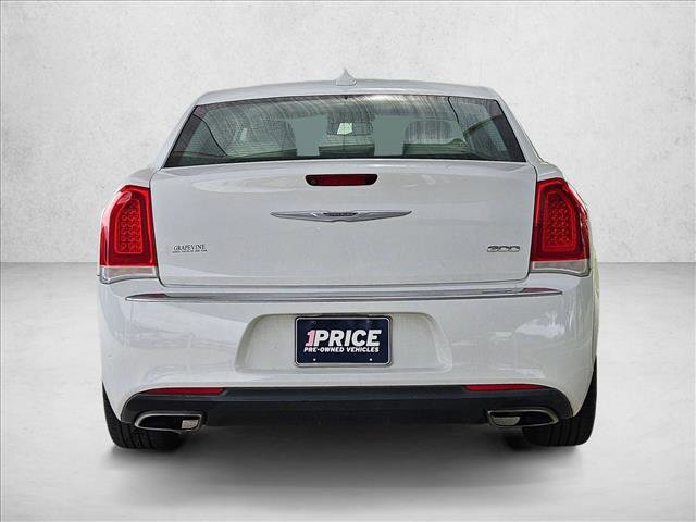 Used 2017 Chrysler 300 Limited w/ Value Package RWD image 6