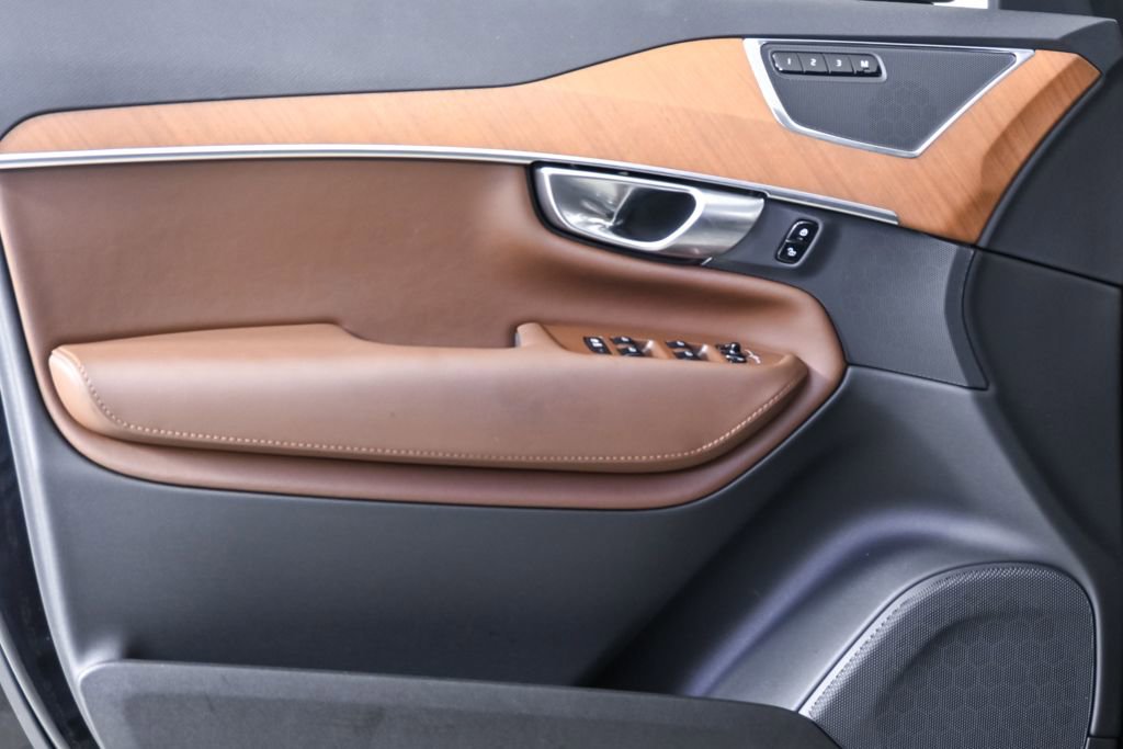 Certified 2024 Volvo XC90 T8 Core image 8