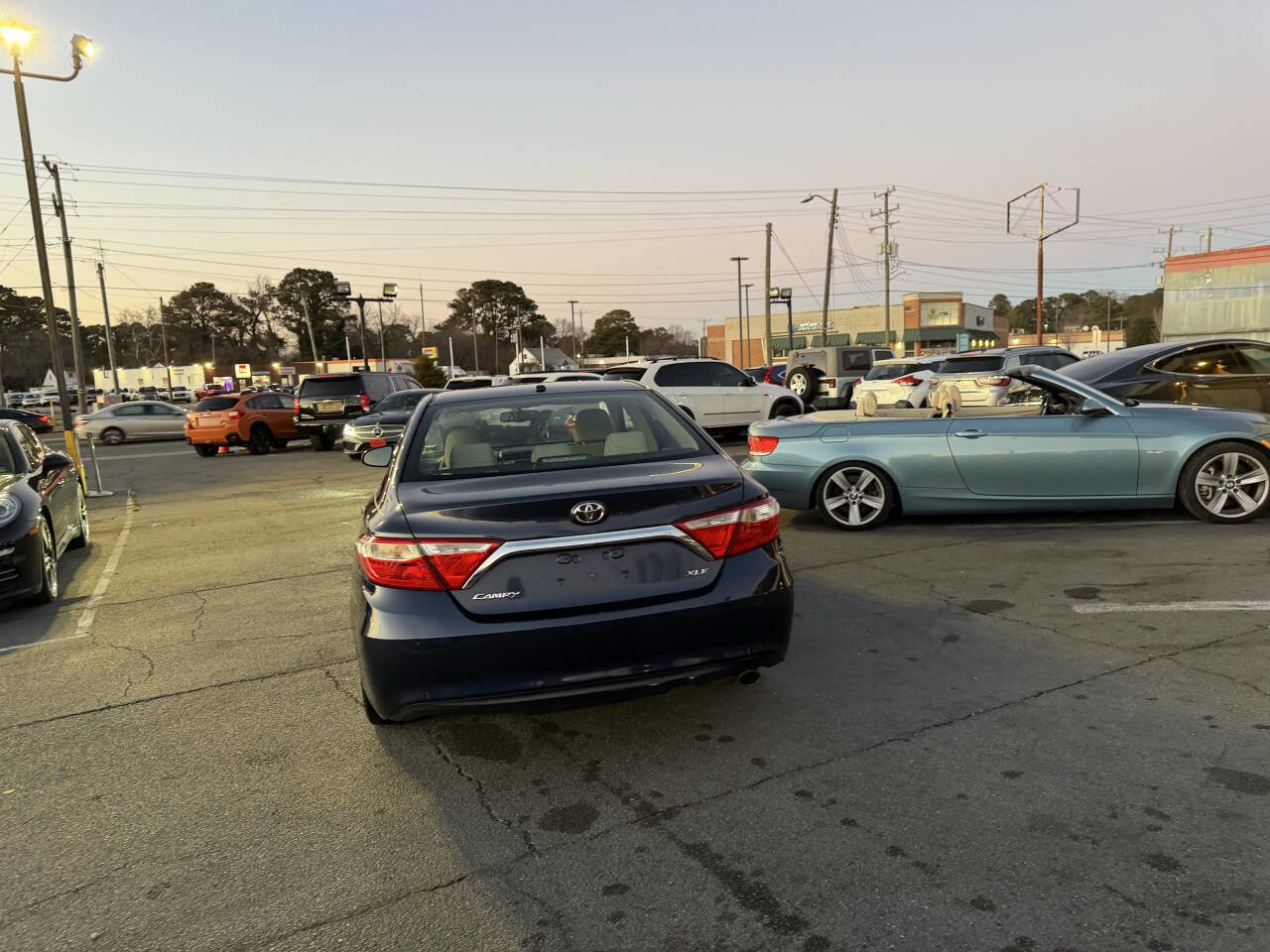 Used 2016 Toyota Camry XLE w/ Moonroof Package image 7