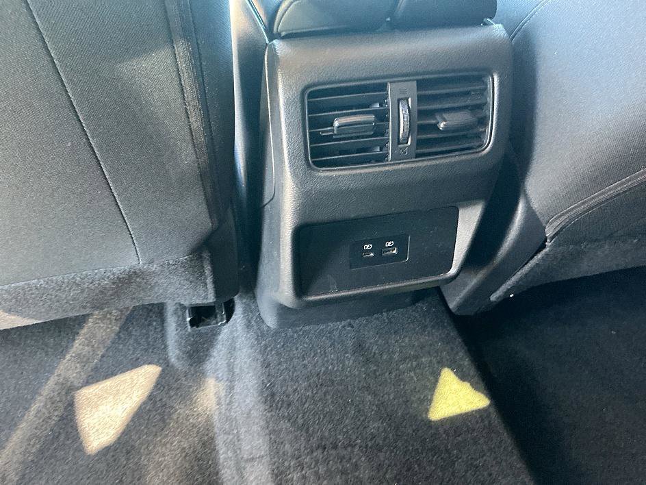 Certified 2023 Nissan Rogue SV image 24