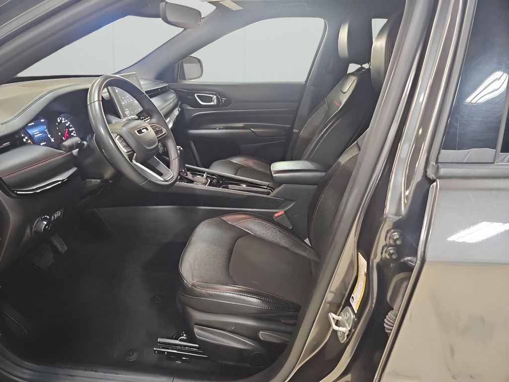 Used 2023 Jeep Compass Trailhawk image 9