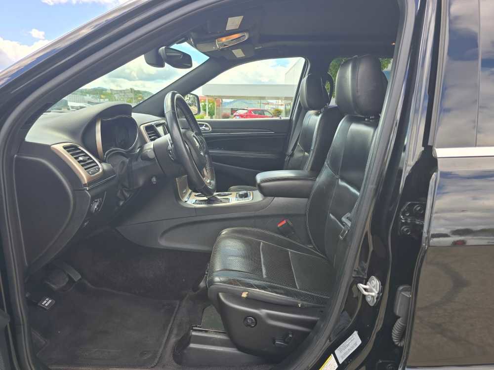Used 2017 Jeep Grand Cherokee Limited w/ Luxury Group II AWD/4WD image 9