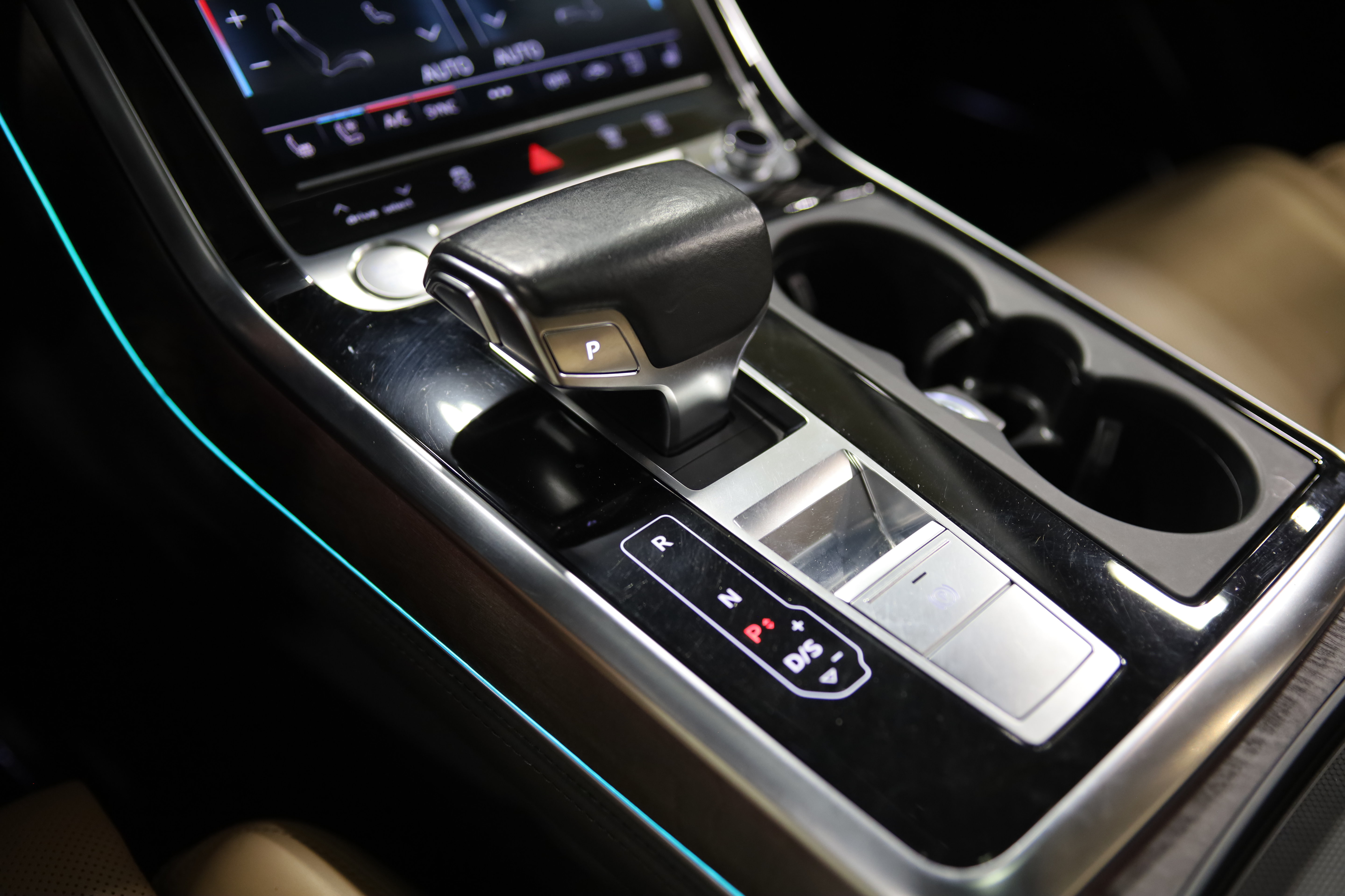 Used 2019 Audi Q8 Prestige AWD/4WD image 31