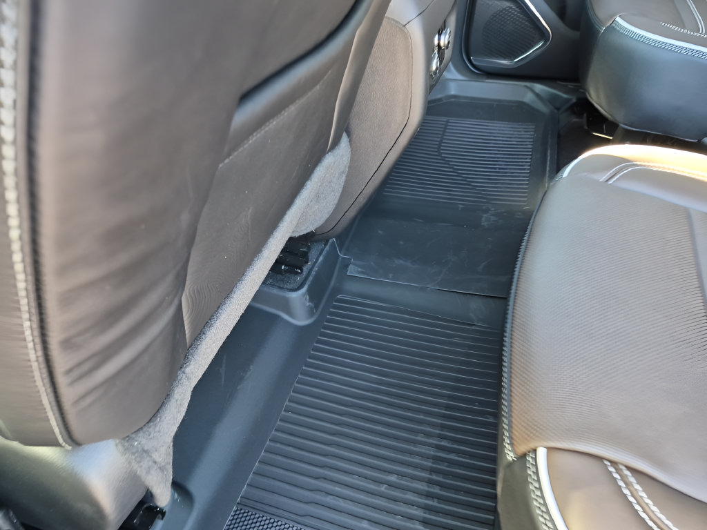New 2027 GMC Acadia Denali Ultimate w/ LPO, Floor Liner Package AWD/4WD image 34
