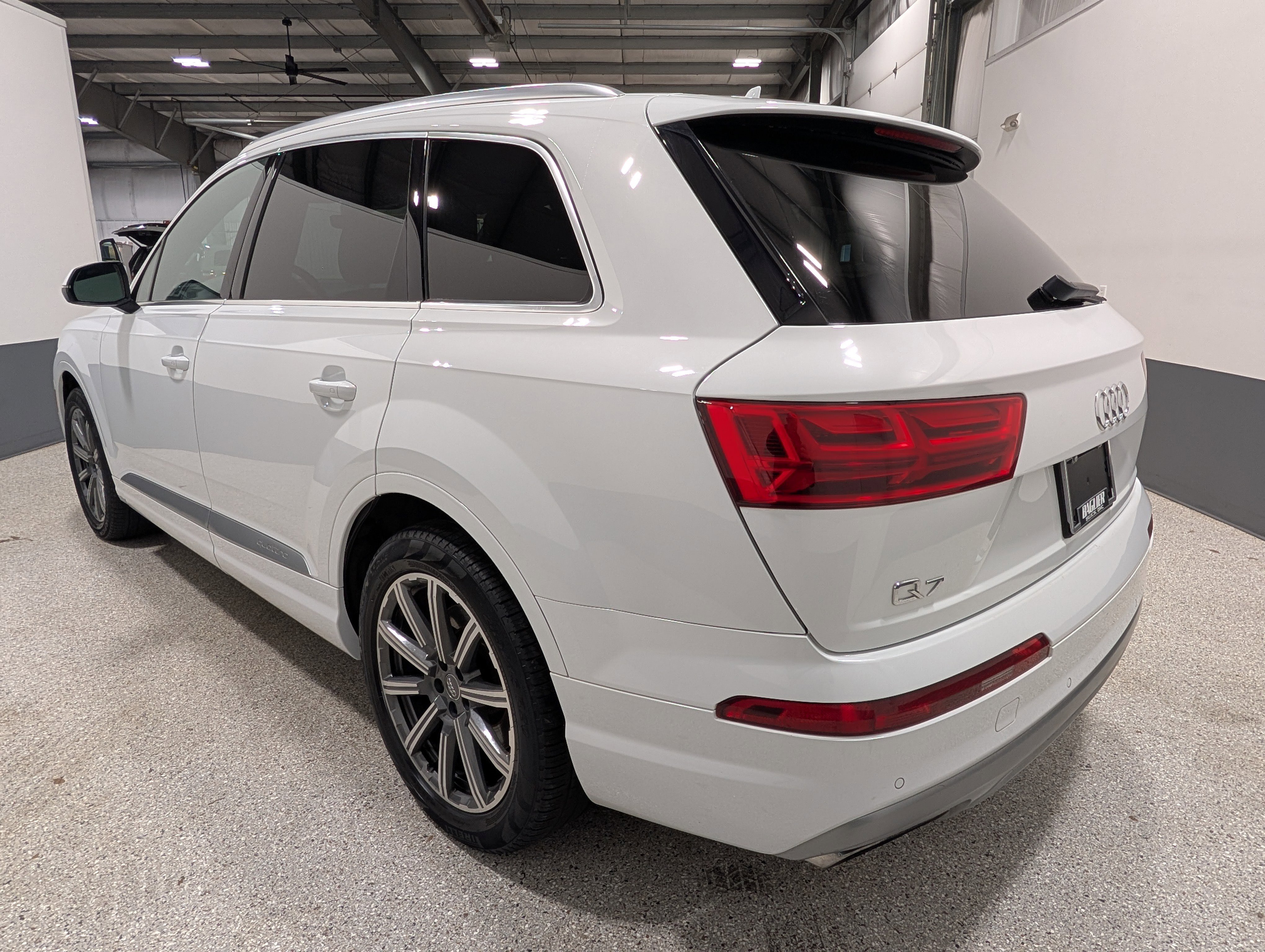 Used 2019 Audi Q7 3.0T Premium Plus w/ Premium Plus Package AWD/4WD image 4