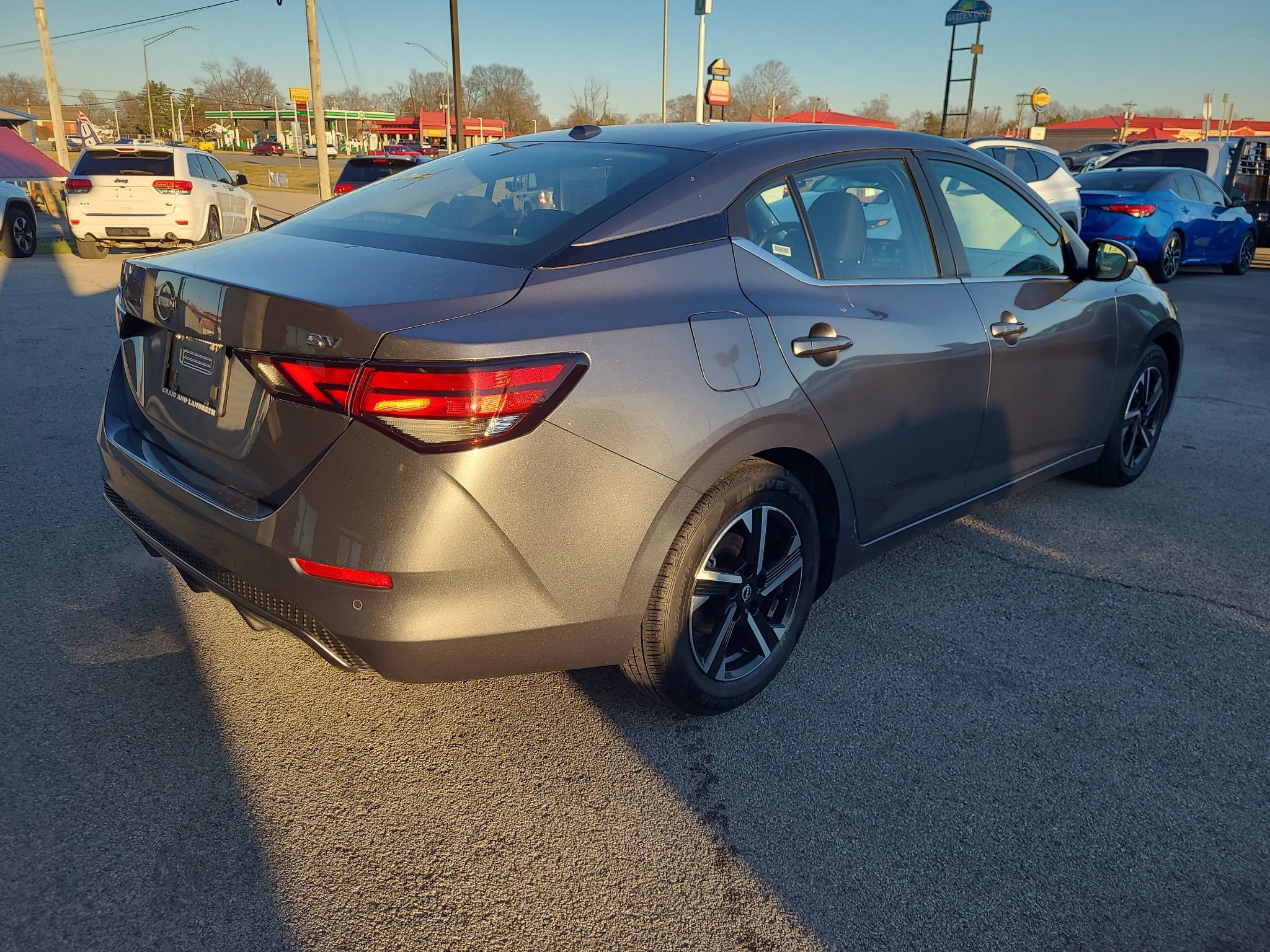 Used 2024 Nissan Sentra SV image 3