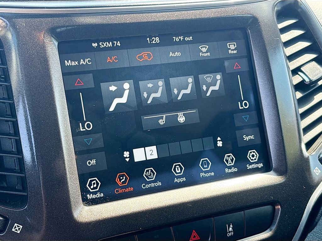 Used 2021 Jeep Cherokee Trailhawk image 15