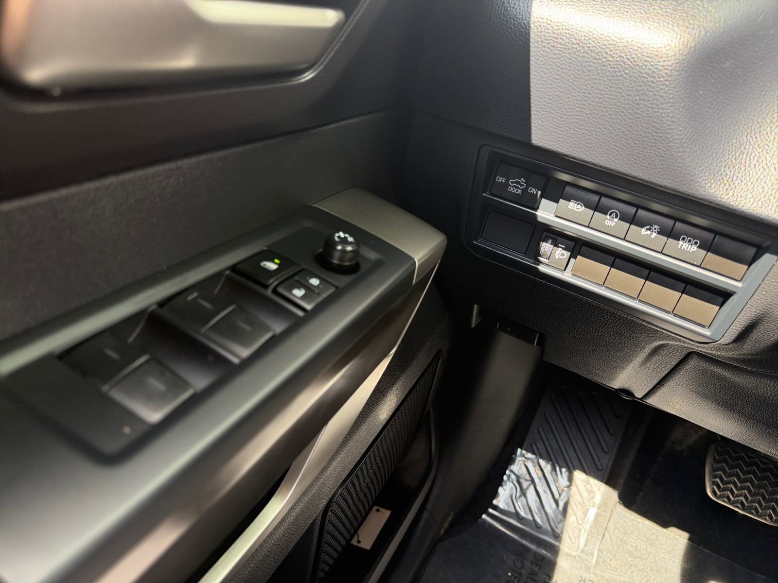 Certified 2025 Toyota Tundra SR5 image 21