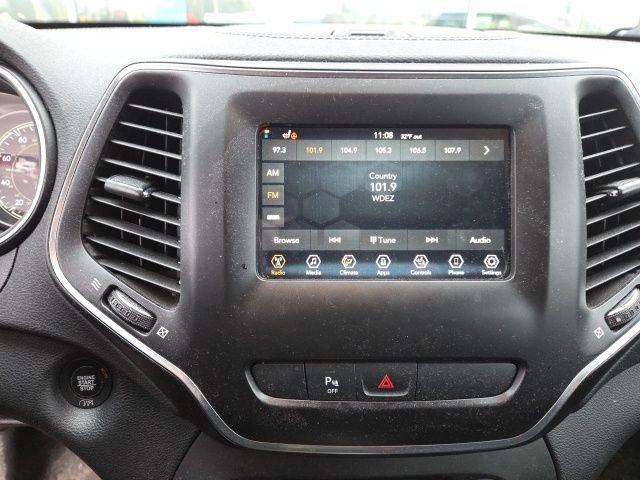 Used 2019 Jeep Cherokee Latitude Plus w/ Cold Weather Group image 7