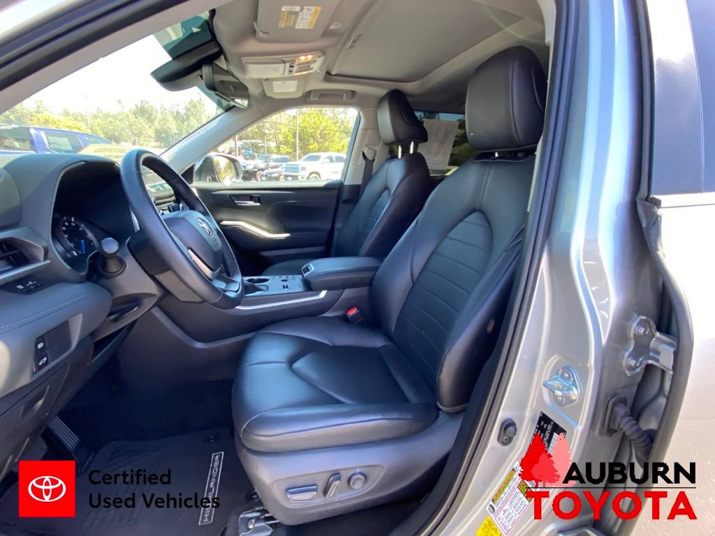 Certified 2024 Toyota Highlander XLE AWD/4WD image 36