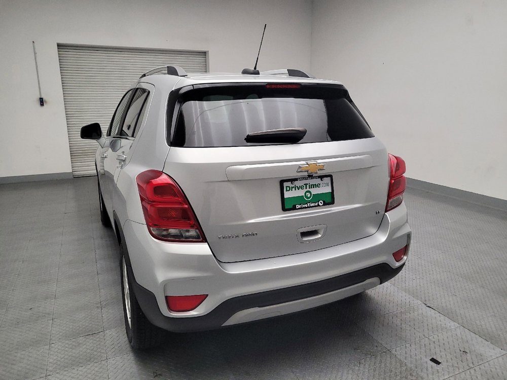 Used 2017 Chevrolet Trax LT w/ LT Convenience Package image 6