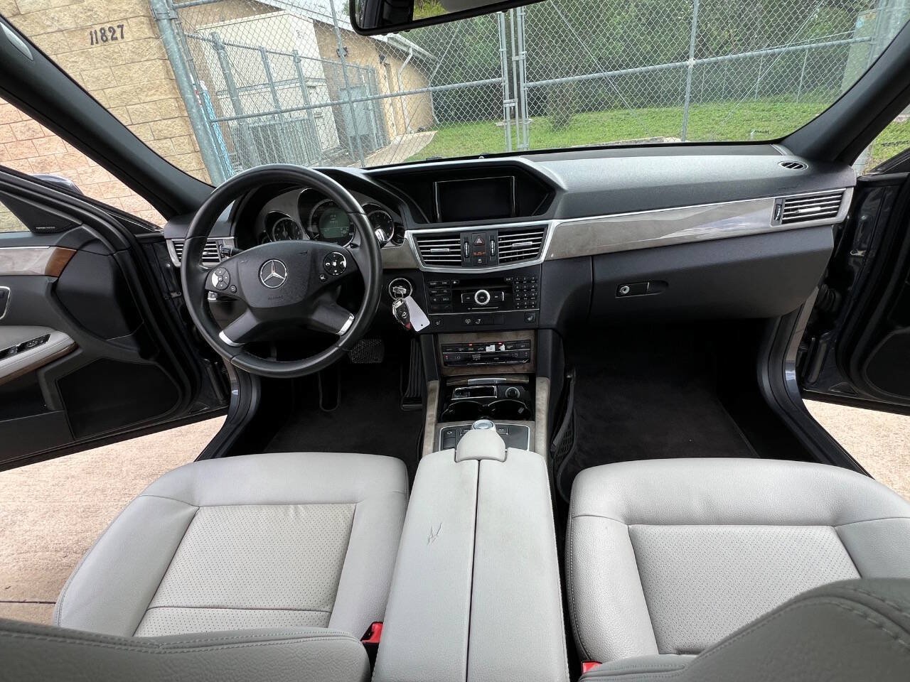 Used 2010 Mercedes-Benz E 350 Sedan image 28